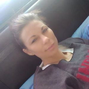 Meet your Posher, Kira